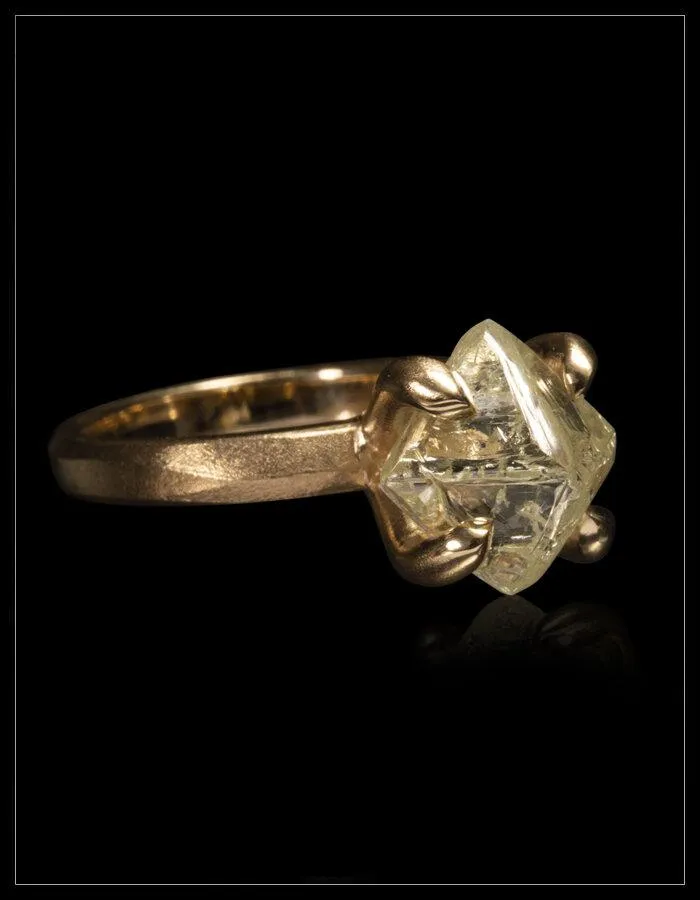 Exquisite Light Yellow Diamond Ring - <strong>8.49 ct.</strong>