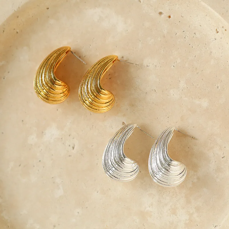 Gold Shelly Earrings