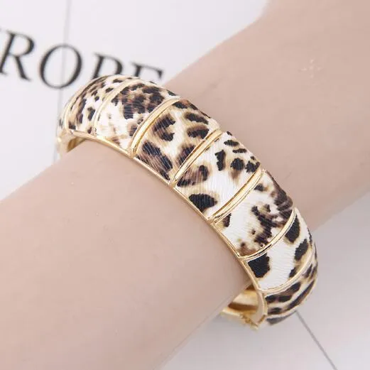 Sexy Fashion Leopard Bracelet,  Add a Touch of DIVA Chic to your day with this!  Bijoux  quality Jewelry Love Bangle  Gift