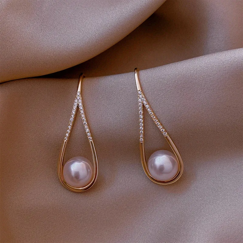 VAIGE Exquisite Geometric Drop Earrings with Simulated Pearls and Copper Alloy for Luxurious Gothic Style